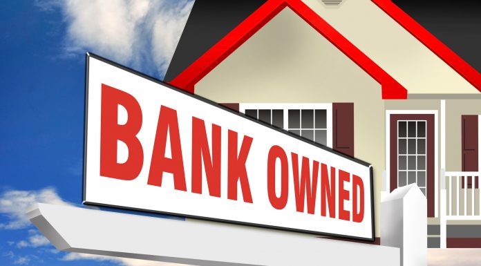 Podcast: Warning Signs Of Housing Correction Undeniable | Tim and Julie Harris