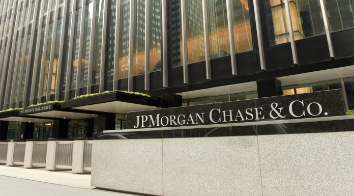 Jaime Dimon, CEO of JPMorgan Chase, Flummoxed about US Economy