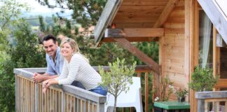“Frenzy” in Vacation Towns’ Luxury Markets