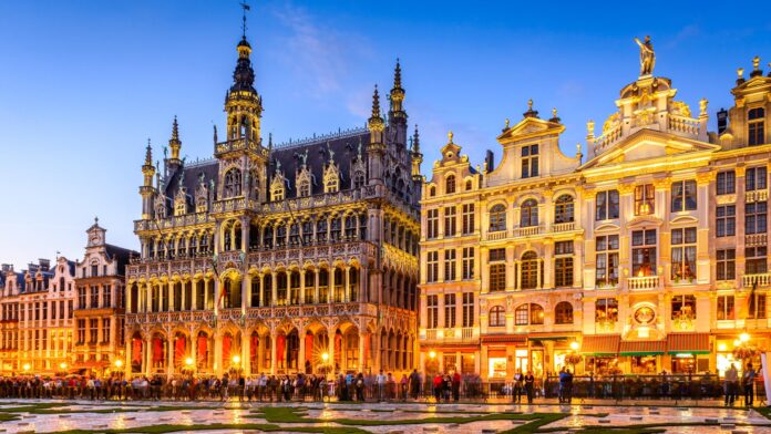 Brussels,,Belgium.,Wide,Angle,Night,Scene,Of,The,Grand,Place