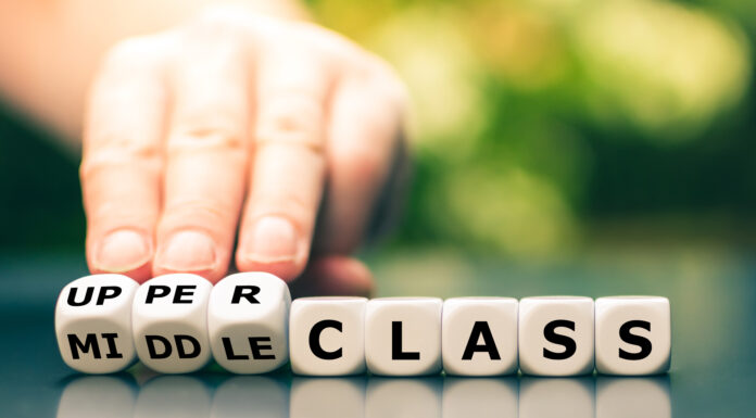 Top 1% of US Earners Now Wealthier than ALL of Middle Class