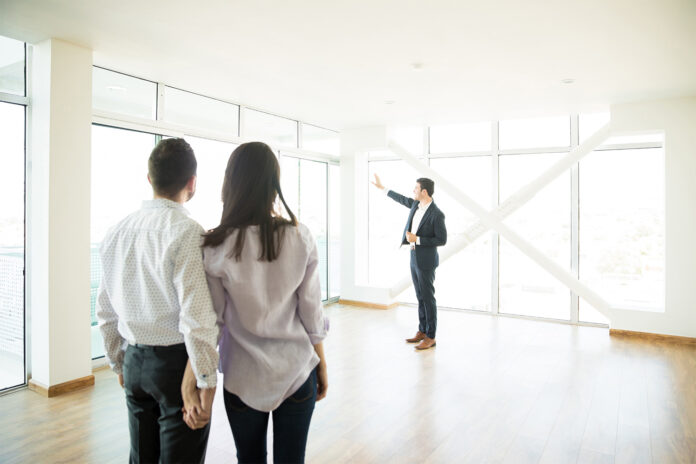 Luxury Real Estate Agent