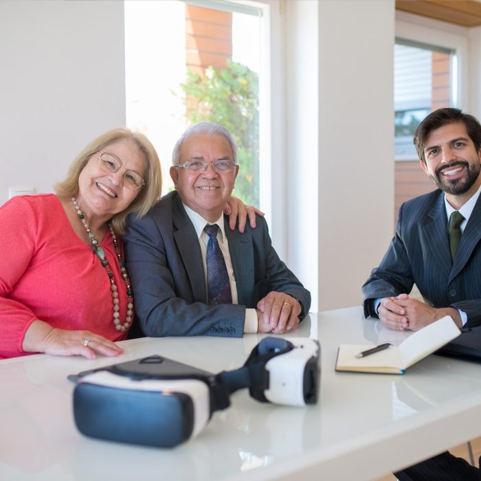 realtor-with-clients